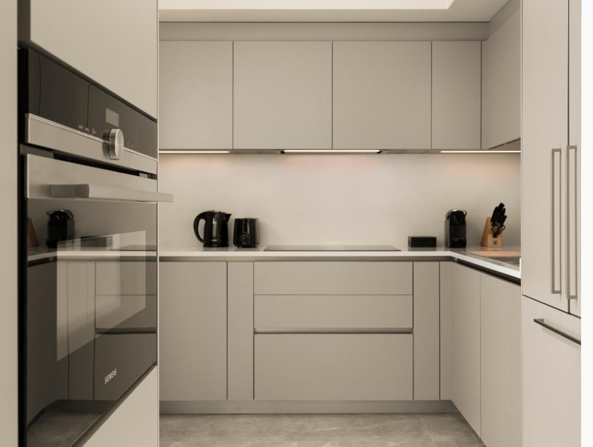 Hotel Address Estambul Exterior foto A modern kitchen