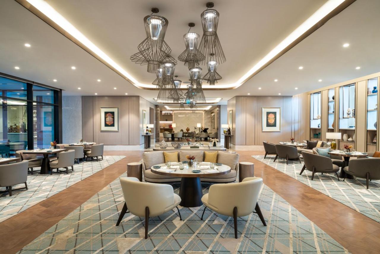Hotel Address Estambul Exterior foto The Club at London Heathrow Airport